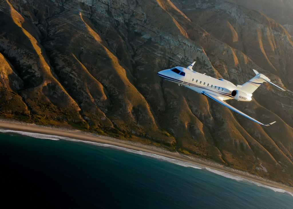 Gulfstream G280 in flight.