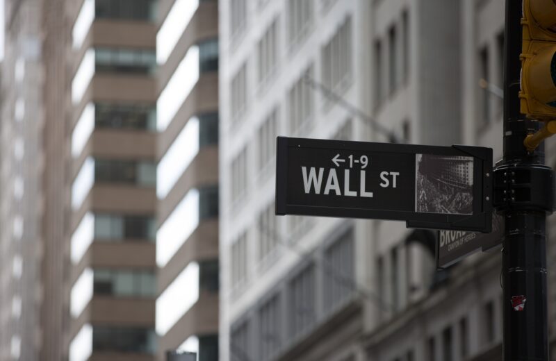 Picture of wall street sign